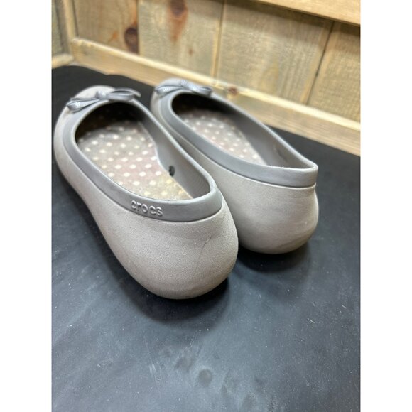 Crocs Womens Gray Flats With Bow Accent Size 8 - Picture 6 of 9